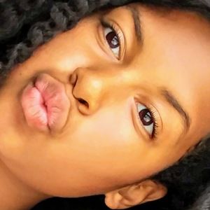 Meet your Posher, Laila